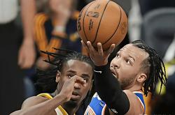 乐竟app下载 -今夜纽约尼克斯调整名单以备英超，临场应变环节打磨，球迷炸锅，纪律约束更严格 