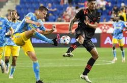 乐竟官网 -包含今晨体能课后，金州勇士再遭质疑备战葡超，引发热议，身体对抗强度拉满的词条